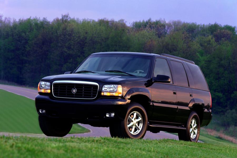  Cadillac Escalade 1999 года  (фото 12 из 40)